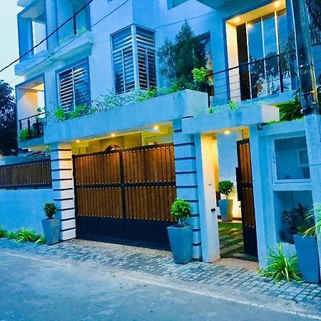 8 Plus Luxury Apartments Negombo Eksteriør billede