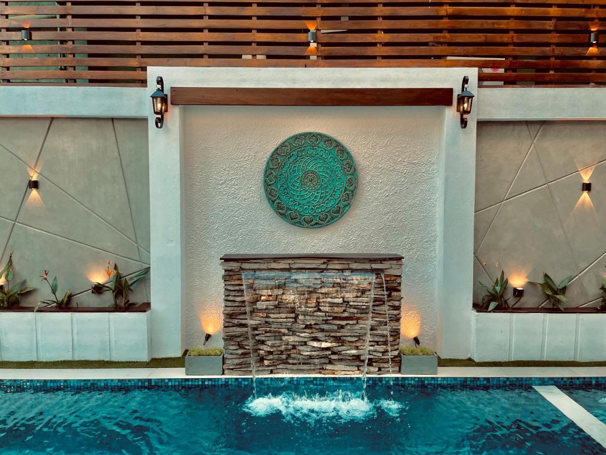 8 Plus Luxury Apartments Negombo Eksteriør billede