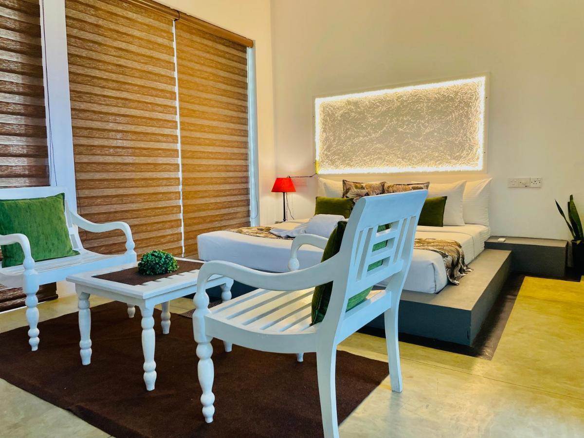 8 Plus Luxury Apartments Negombo Eksteriør billede