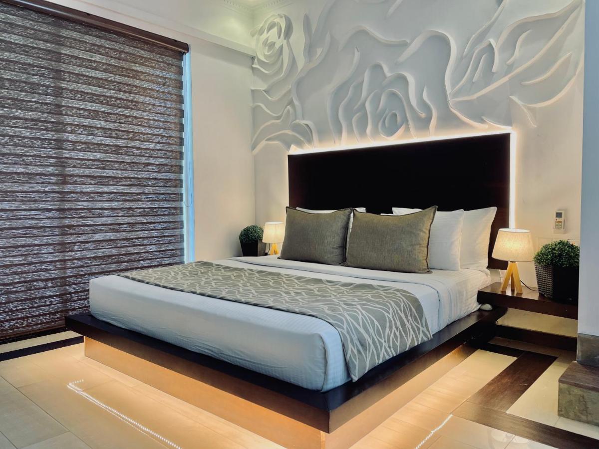 8 Plus Luxury Apartments Negombo Eksteriør billede