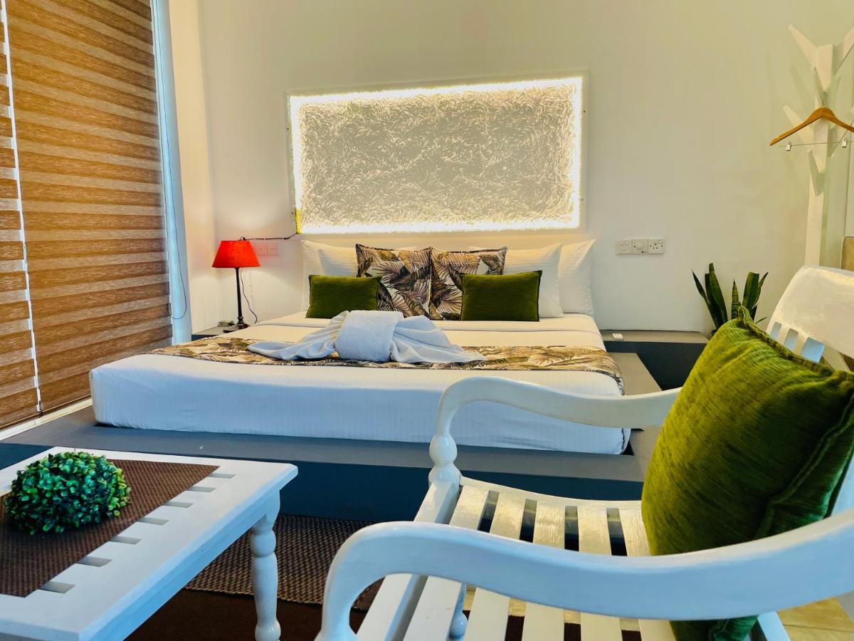 8 Plus Luxury Apartments Negombo Eksteriør billede