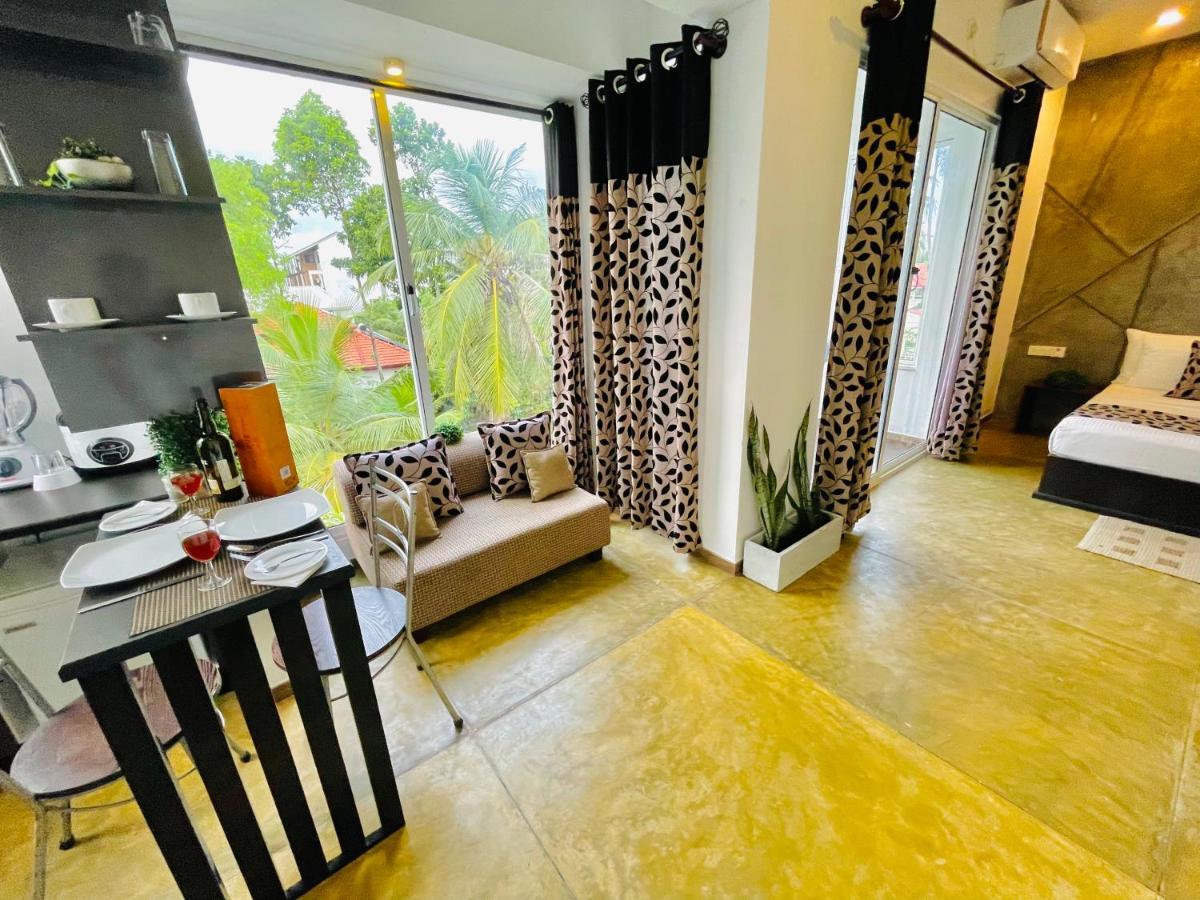 8 Plus Luxury Apartments Negombo Eksteriør billede