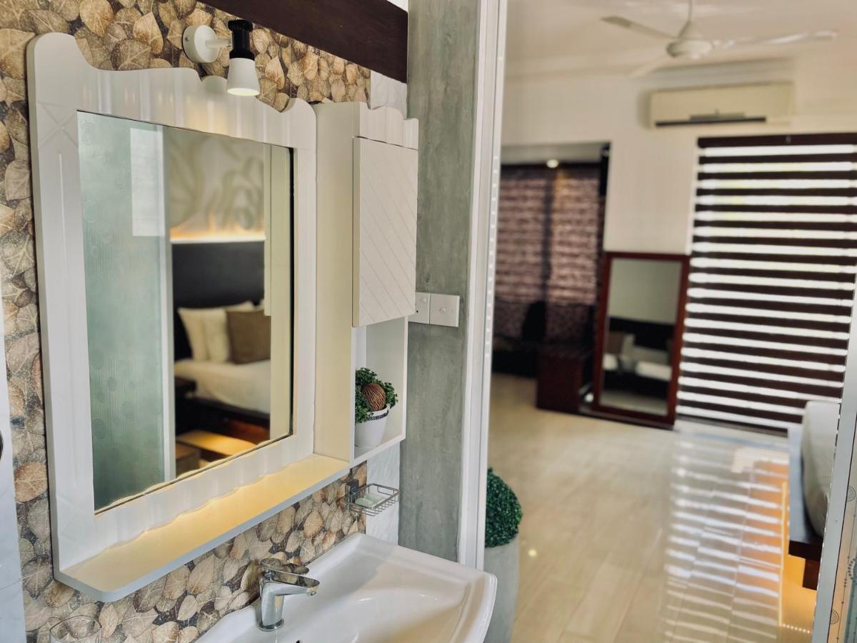 8 Plus Luxury Apartments Negombo Eksteriør billede