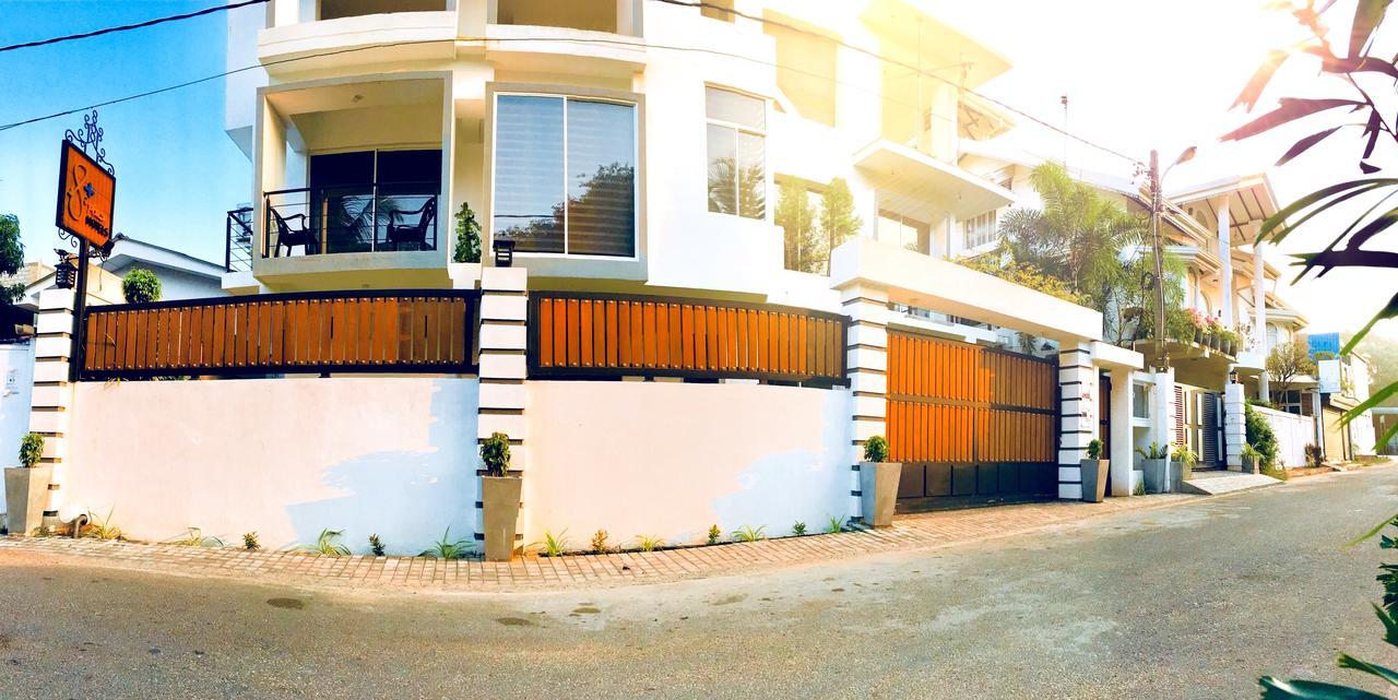 8 Plus Luxury Apartments Negombo Eksteriør billede